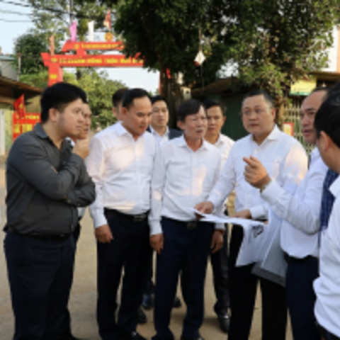 Ban Quản lý các khu công nghệ cao và khu công nghiệp làm việc với xã Phú Cát về công tác đầu tư, kết nối hạ tầng và giải phóng mặt bằng