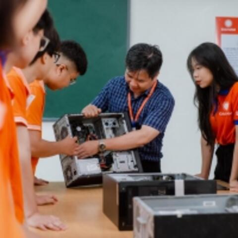 Khẩn trương đào tạo 50.000 kỹ sư công nghiệp bán dẫn