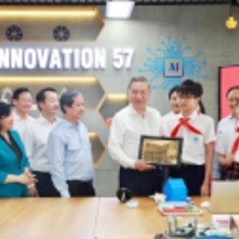 Tổng Bí thư Tô Lâm yêu cầu thu hút ít nhất 100 chuyên gia hàng đầu về nước làm việc