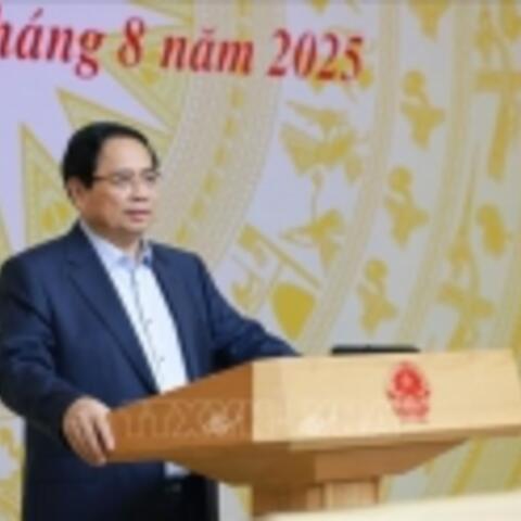 Thủ tướng: Chậm nhất đến 2027 phải chủ động được thiết kế một số chíp bán dẫn
