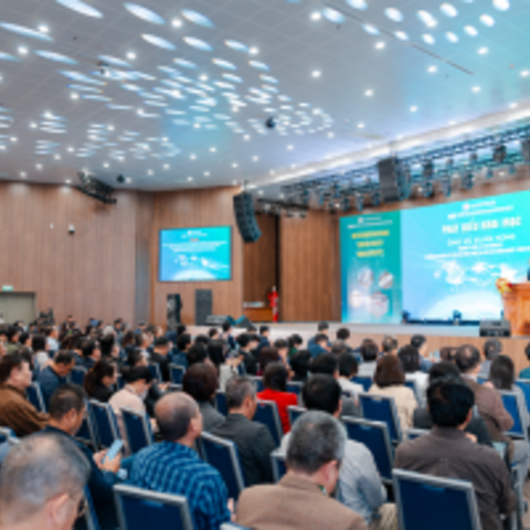 Đối thoại tháo gỡ khó khăn, thúc đẩy xúc tiến đầu tư tại các khu công nghiệp và khu công nghệ cao