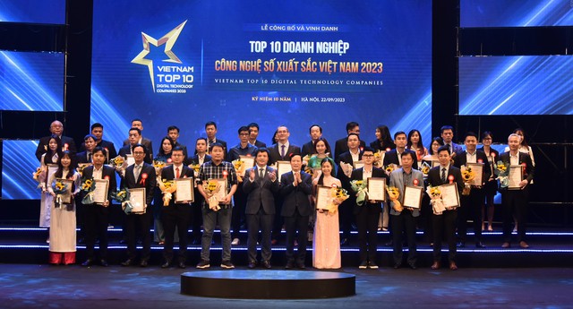 Vinh danh 10 DN công nghệ số xuất sắc có tổng doanh thu hơn 7 tỷ USD - Ảnh 1.